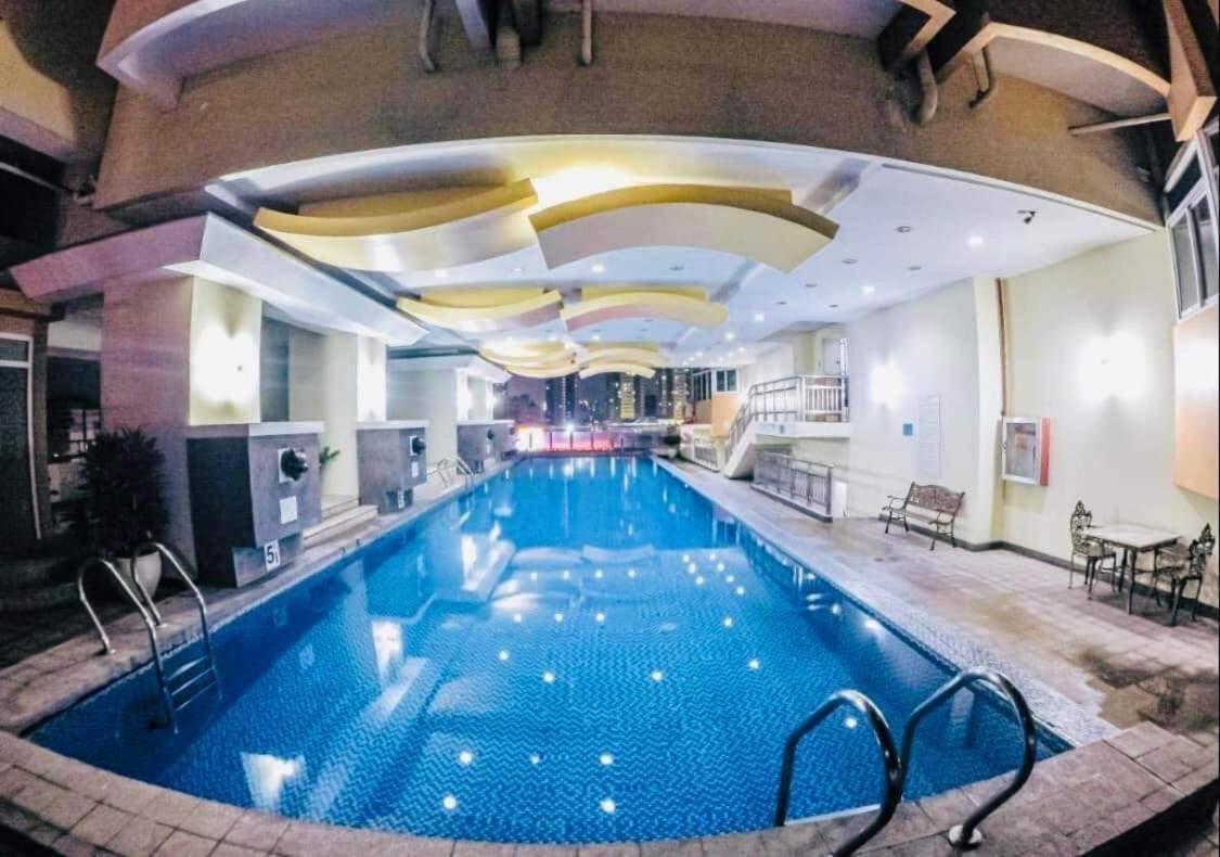 Birch Tower Malate Suites Manila Exterior foto